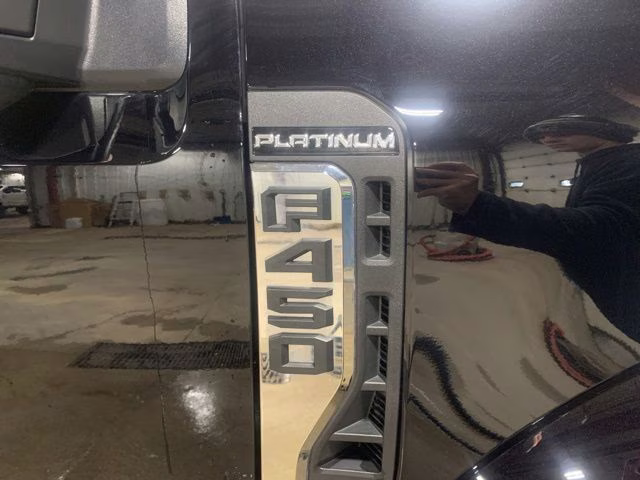 2025 Agate Black Metallic Ford Super Duty F-450 DRW Platinum 4X4 Truck