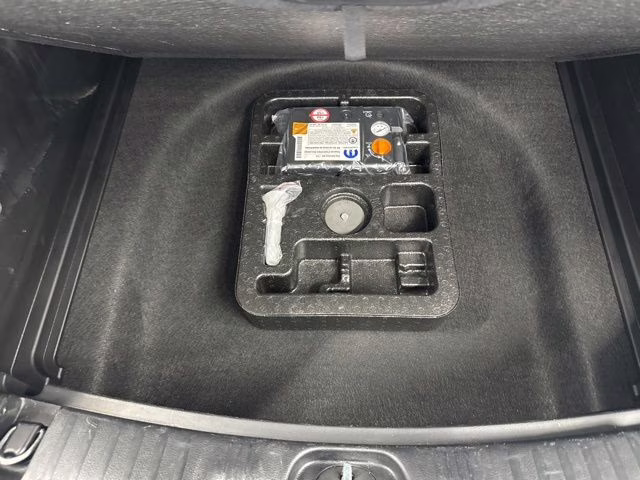 2025 Bright White Clearcoat Jeep Compass Limited 4X4 SUV