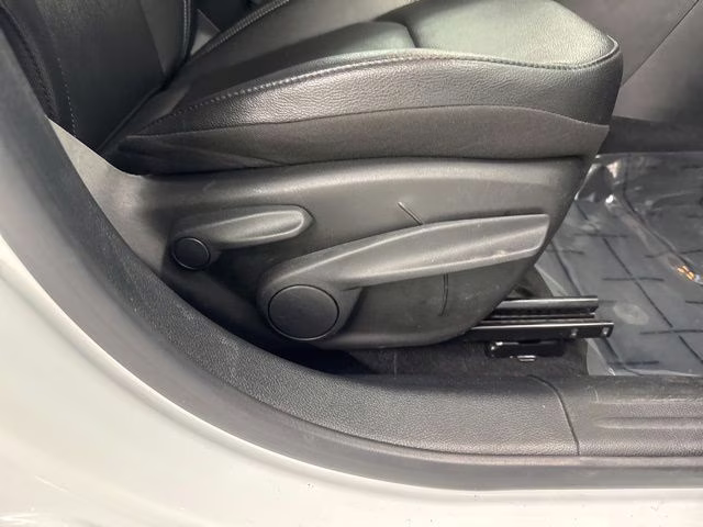 2025 Bright White Clearcoat Jeep Compass Limited 4X4 SUV