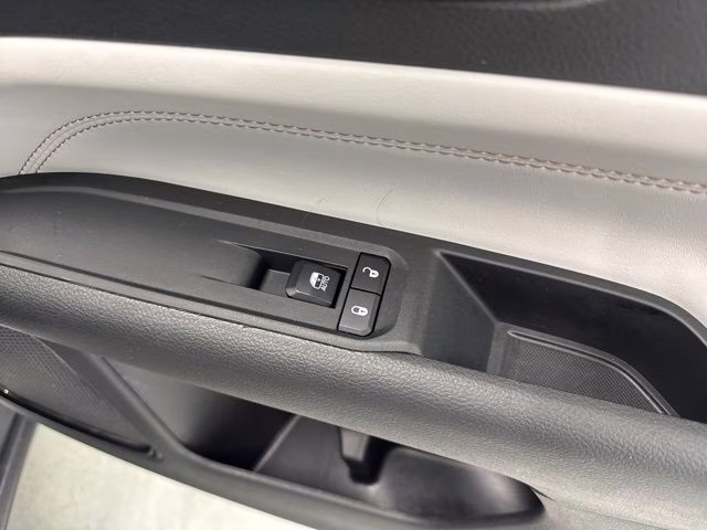 2025 Bright White Clearcoat Jeep Compass Limited 4X4 SUV