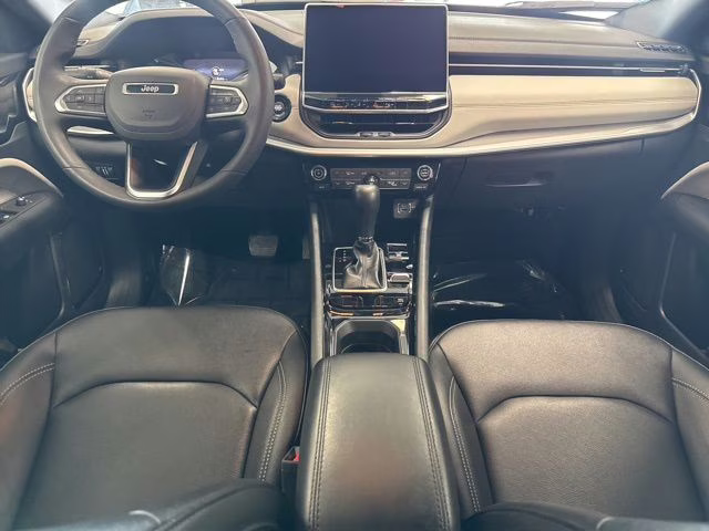 2025 Bright White Clearcoat Jeep Compass Limited 4X4 SUV