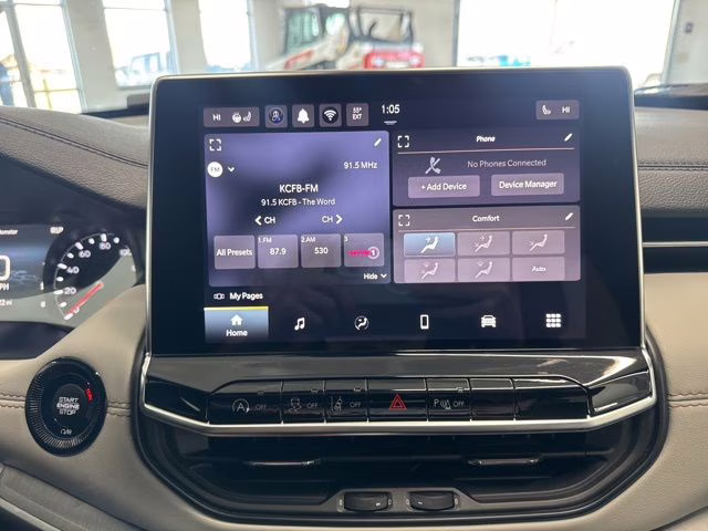 2025 Bright White Clearcoat Jeep Compass Limited 4X4 SUV