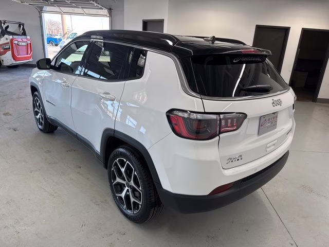 2025 Bright White Clearcoat Jeep Compass Limited 4X4 SUV