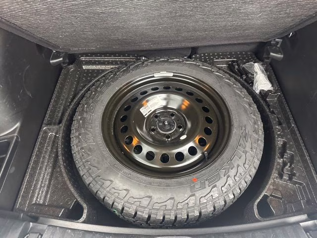 2025 Silver Zynith Metallic Clearcoat Jeep Compass Trailhawk 4X4 SUV