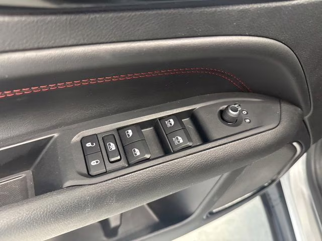 2025 Silver Zynith Metallic Clearcoat Jeep Compass Trailhawk 4X4 SUV