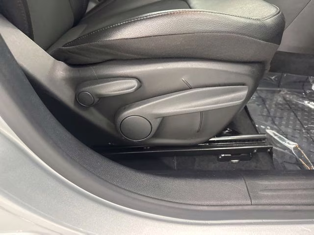 2025 Silver Zynith Metallic Clearcoat Jeep Compass Trailhawk 4X4 SUV