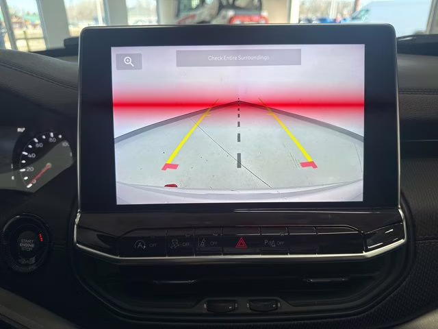 2025 Silver Zynith Metallic Clearcoat Jeep Compass Trailhawk 4X4 SUV