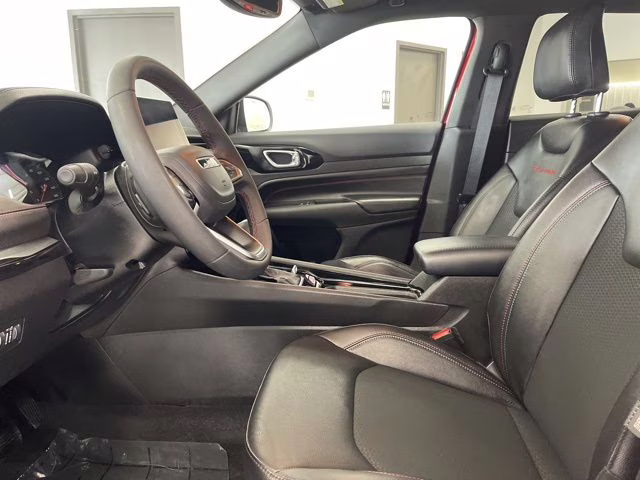 2025 Red Hot Pearlcoat Jeep Compass Trailhawk 4X4 SUV