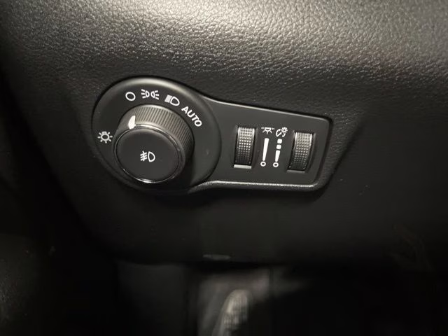 2025 Red Hot Pearlcoat Jeep Compass Trailhawk 4X4 SUV