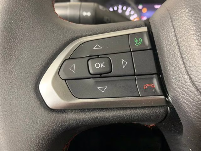 2025 Bright White Clearcoat Jeep Compass Trailhawk 4X4 SUV