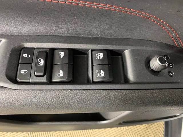 2025 Bright White Clearcoat Jeep Compass Trailhawk 4X4 SUV