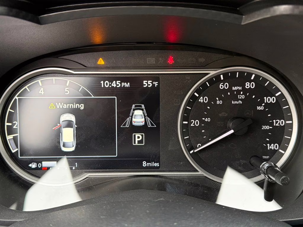 2025 Super Black Metallic Nissan Versa 1.6 SR FWD Sedan