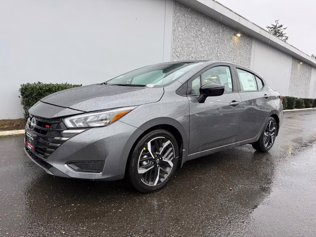 2025 Gun Metallic Nissan Versa 1.6 SR FWD Sedan