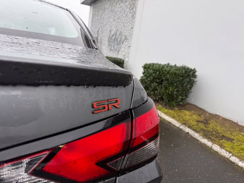 2025 Gun Metallic Nissan Versa 1.6 SR FWD Sedan