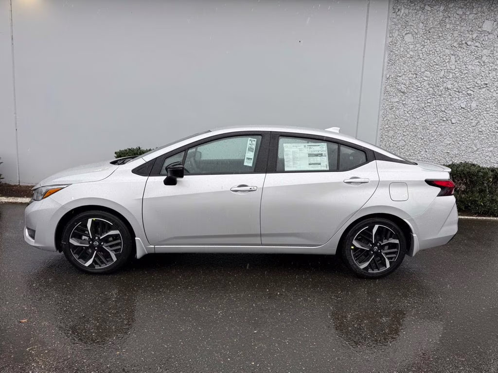 2025 Brilliant Silver Metallic Nissan Versa 1.6 SR FWD Sedan