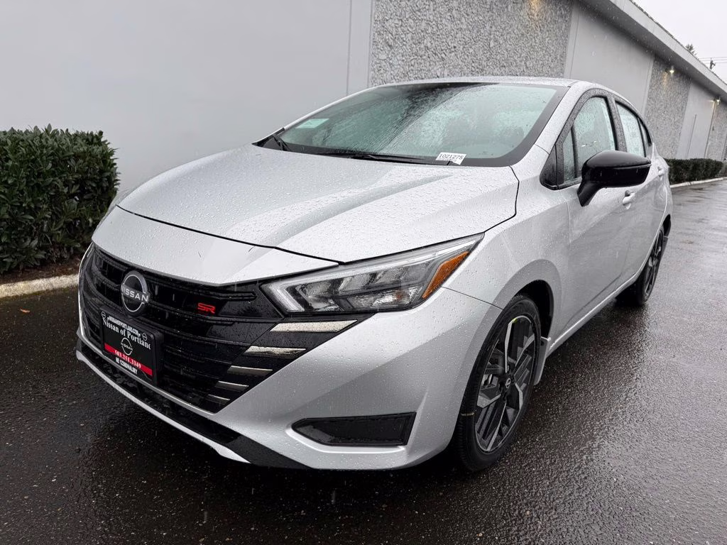 2025 Brilliant Silver Metallic Nissan Versa 1.6 SR FWD Sedan