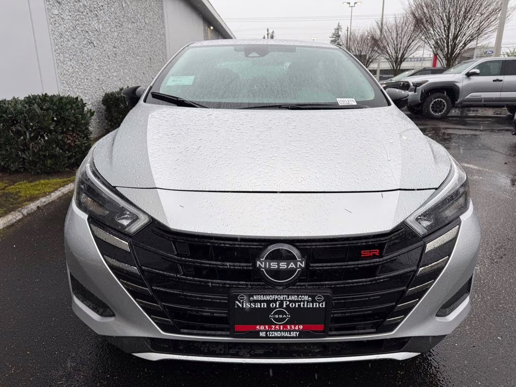 2025 Brilliant Silver Metallic Nissan Versa 1.6 SR FWD Sedan