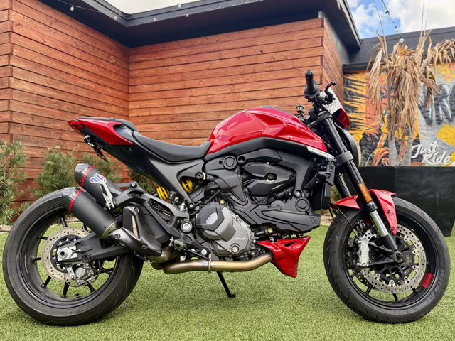 2024 RED Ducati MONSTER 937+