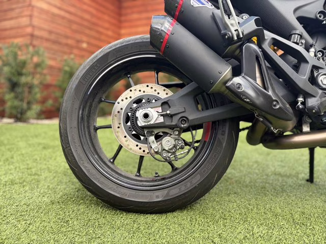 2024 RED Ducati MONSTER 937+