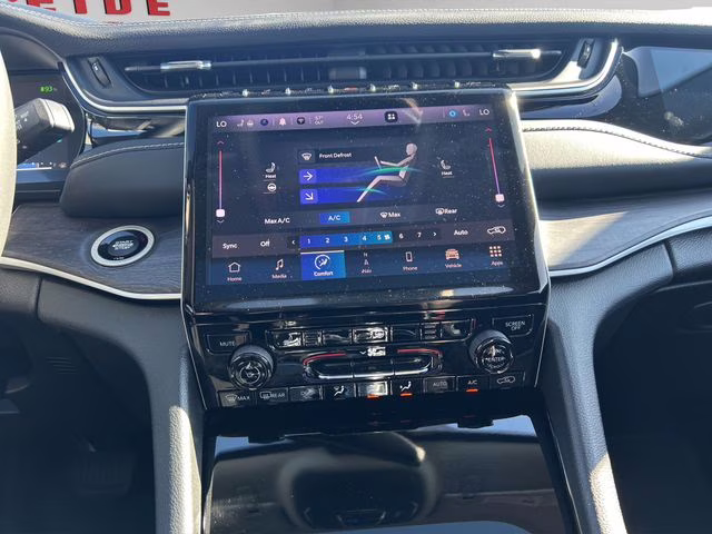 2023 Bright White Clearcoat Jeep Grand Cherokee 4xe 4X4 SUV