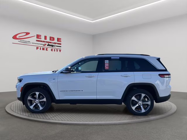 2023 Bright White Clearcoat Jeep Grand Cherokee 4xe 4X4 SUV