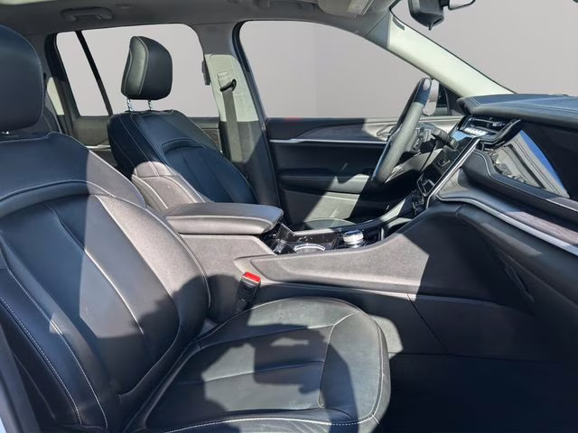 2023 Bright White Clearcoat Jeep Grand Cherokee 4xe 4X4 SUV