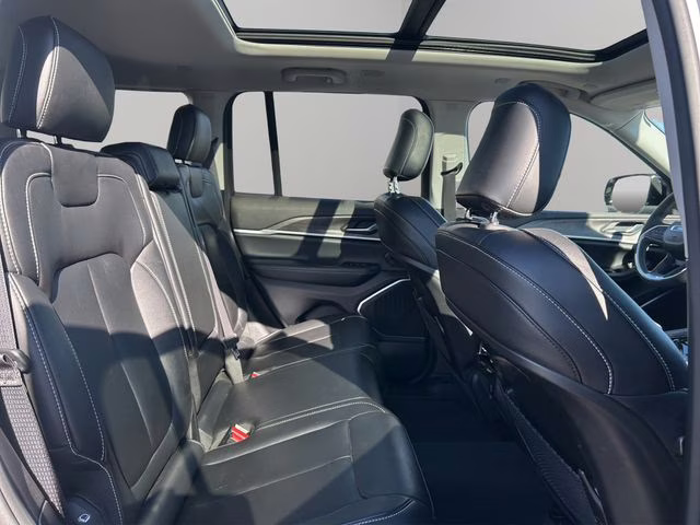 2023 Bright White Clearcoat Jeep Grand Cherokee 4xe 4X4 SUV