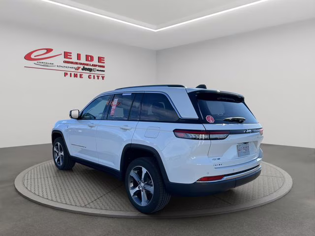 2023 Bright White Clearcoat Jeep Grand Cherokee 4xe 4X4 SUV