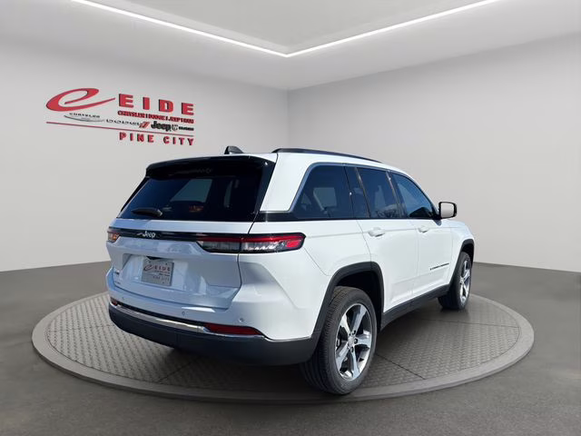 2023 Bright White Clearcoat Jeep Grand Cherokee 4xe 4X4 SUV