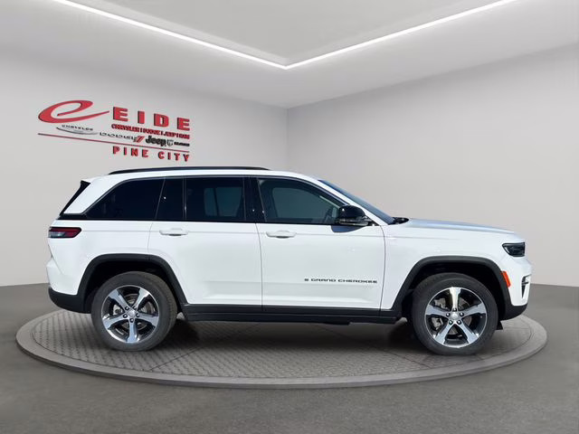 2023 Bright White Clearcoat Jeep Grand Cherokee 4xe 4X4 SUV