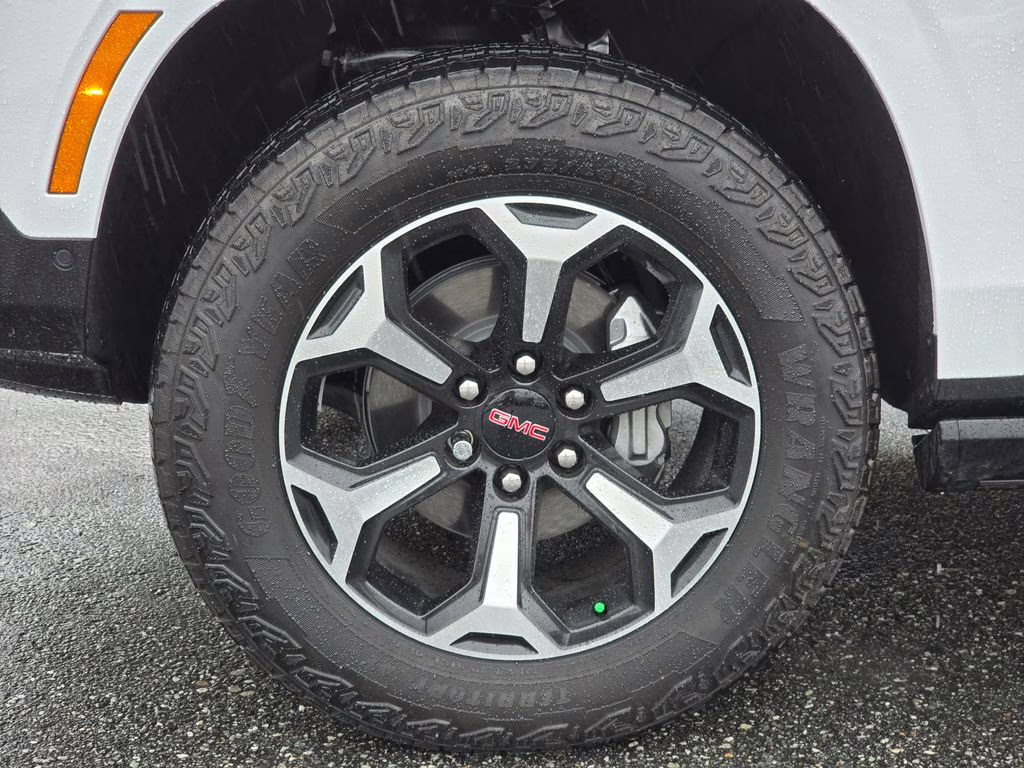 2026 Summit White GMC Yukon XL AT4 4X4 SUV