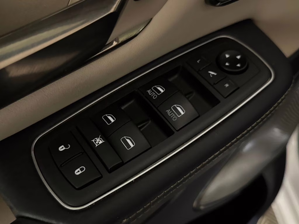 2019 Ivory White Tri-Coat Pearlcoat Ram 1500 Limited RWD Truck