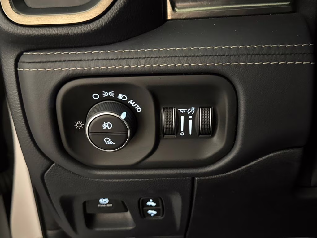2019 Ivory White Tri-Coat Pearlcoat Ram 1500 Limited RWD Truck