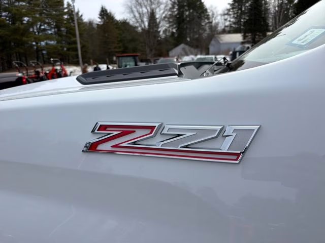 2021 Summit White Chevrolet Silverado 2500HD LT 4X4 Truck