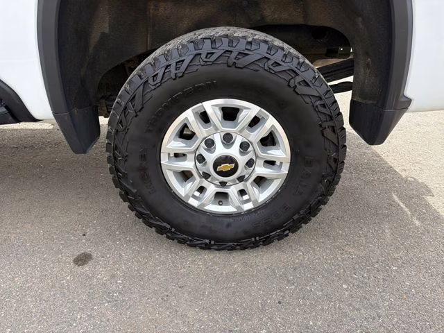 2021 Summit White Chevrolet Silverado 2500HD LT 4X4 Truck