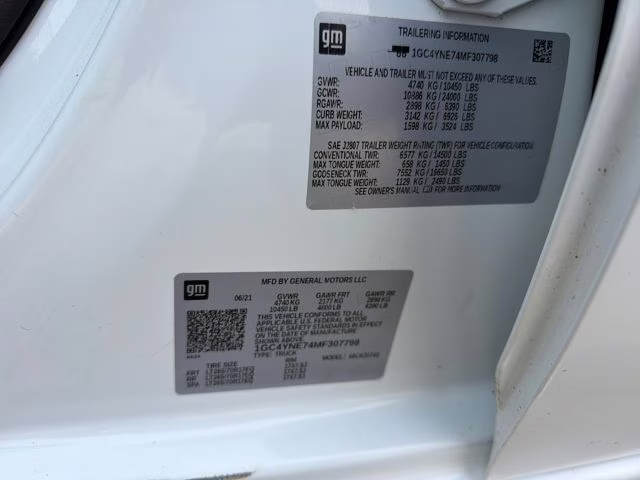 2021 Summit White Chevrolet Silverado 2500HD LT 4X4 Truck