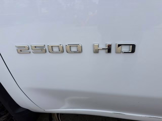 2021 Summit White Chevrolet Silverado 2500HD LT 4X4 Truck