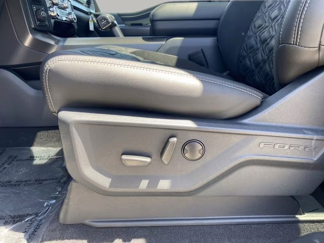 2026 Agate Black Metallic Ford F-150 LARIAT 4X4 Truck