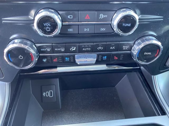2026 Agate Black Metallic Ford F-150 LARIAT 4X4 Truck