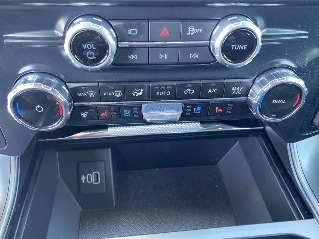2026 Agate Black Metallic Ford F-150 LARIAT 4X4 Truck