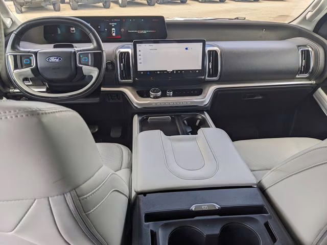 2025 Oxford White Ford Expedition Max Platinum 4X4 SUV