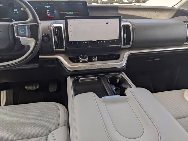 2025 Oxford White Ford Expedition Max Platinum 4X4 SUV