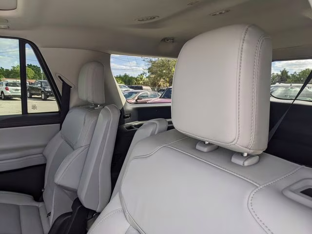 2025 Oxford White Ford Expedition Max Platinum 4X4 SUV