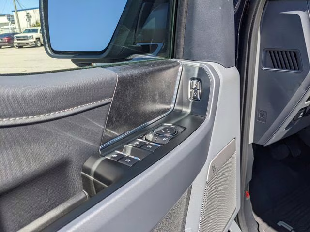 2025 Blue Metallic Ford F-150 Lightning Flash AWD Truck