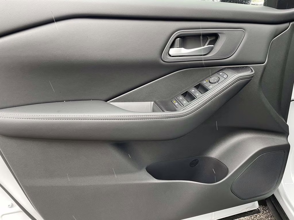 2026 Everest White Pearl Tricoat Nissan Rogue SV FWD SUV