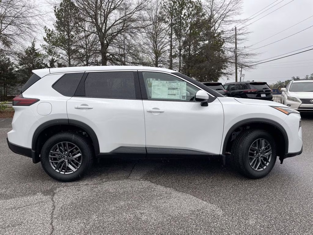2026 Everest White Pearl Tricoat Nissan Rogue SV FWD SUV