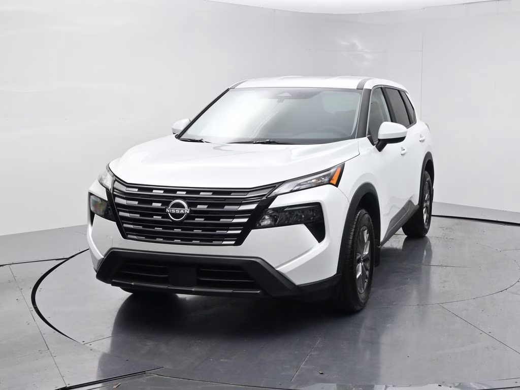 2026 Everest White Pearl Tricoat Nissan Rogue SV FWD SUV