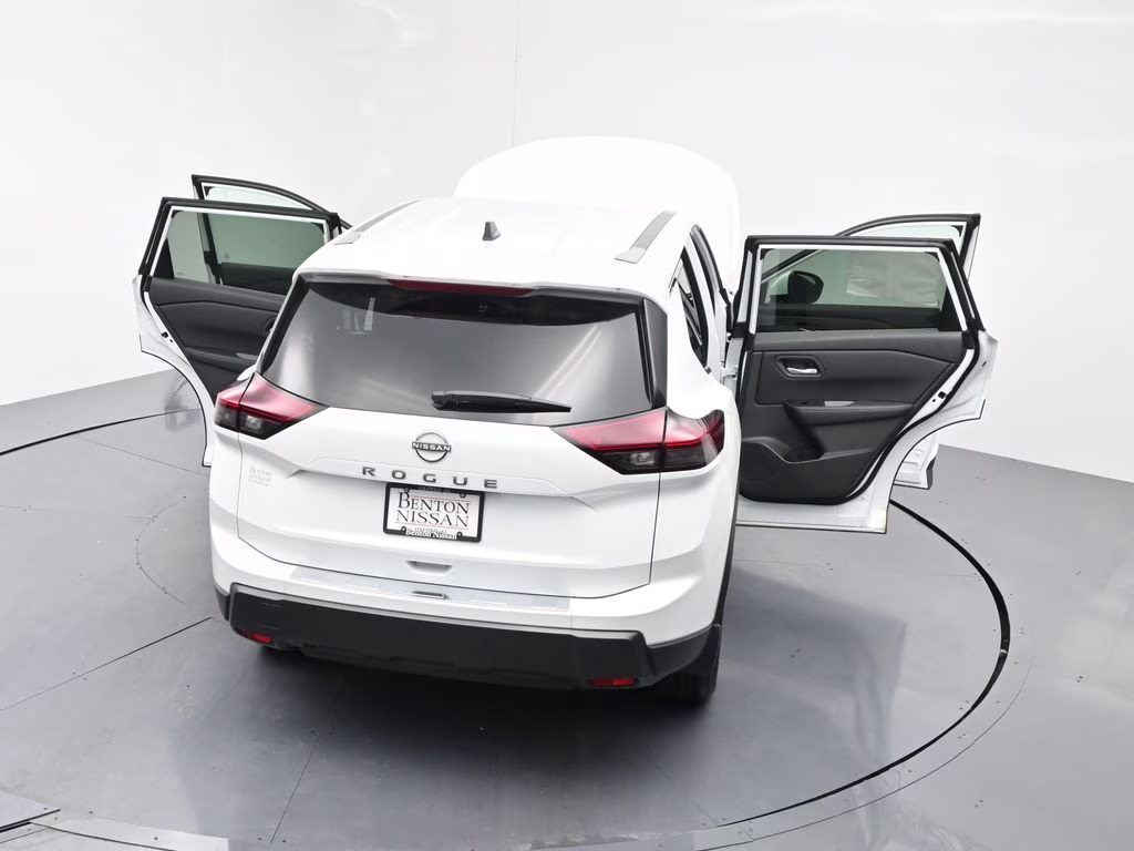 2026 Everest White Pearl Tricoat Nissan Rogue SV FWD SUV