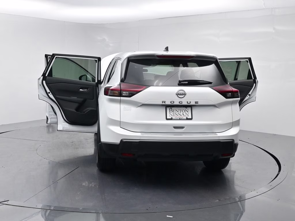 2026 Everest White Pearl Tricoat Nissan Rogue SV FWD SUV