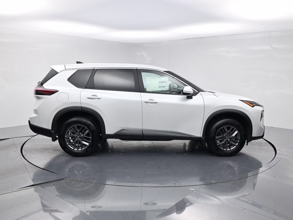 2026 Everest White Pearl Tricoat Nissan Rogue SV FWD SUV
